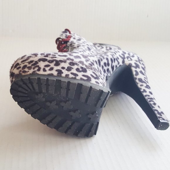 XHILARATION Sz 10 Faux Fur Platform High Heel Boot - Picture 7 of 7